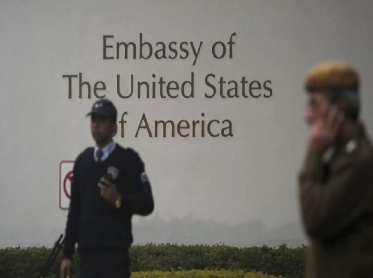 নতুন দিল্লীর দূতাবাসে অন্তর্বর্তীকালীন চার্জ ডি'অ্যাফেয়ার্স হিসাবে নিযুক্ত এলিজাবেথ জোন্স