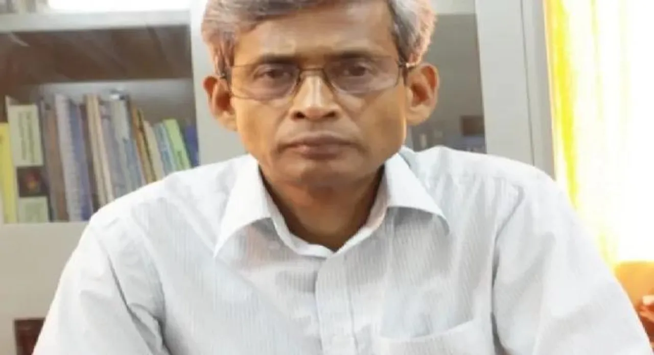 বিতর্কের আবহের পাল্টা পর্ষদ সভাপতি