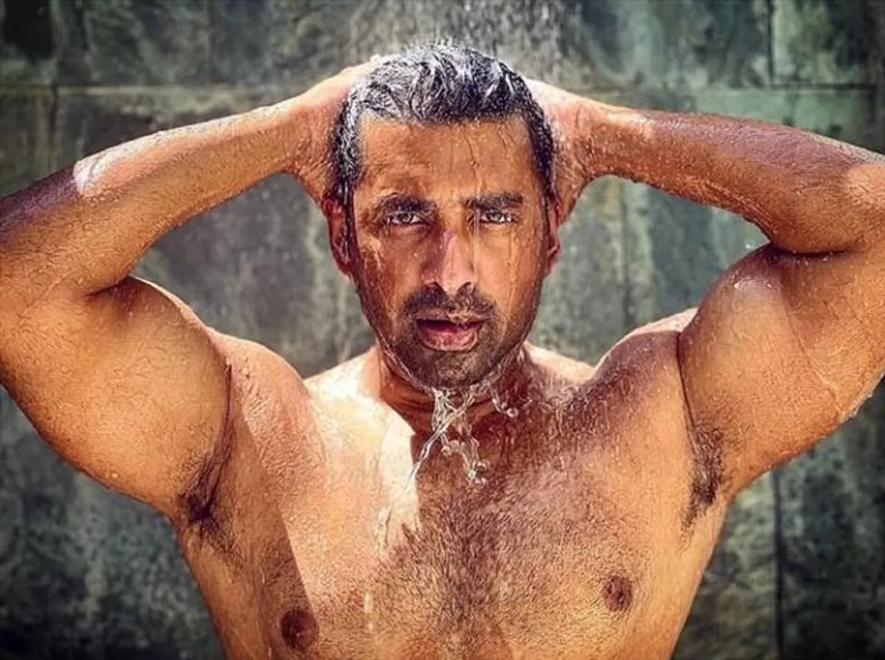 গোয়ায় চুটিয়ে আনন্দ করছেন টলিউড তারকা