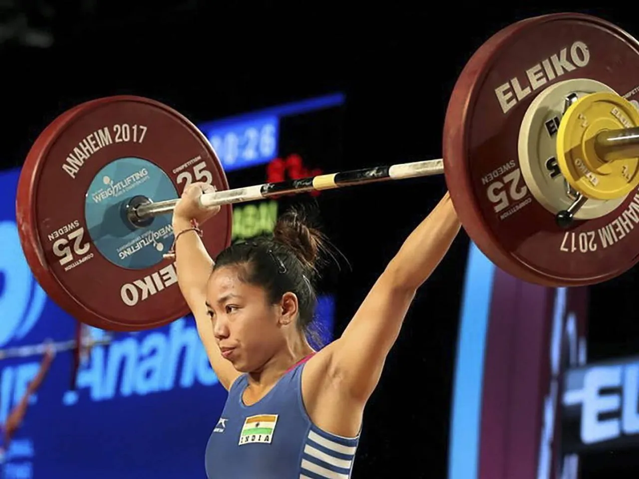 মণিপুর সরকার পুরস্কারস্বরূপ এক কোটি টাকা দেবে টোকিও অলিম্পিকে পদকজয়ী ভারোত্তোলক মীরাবাঈ চানুকে