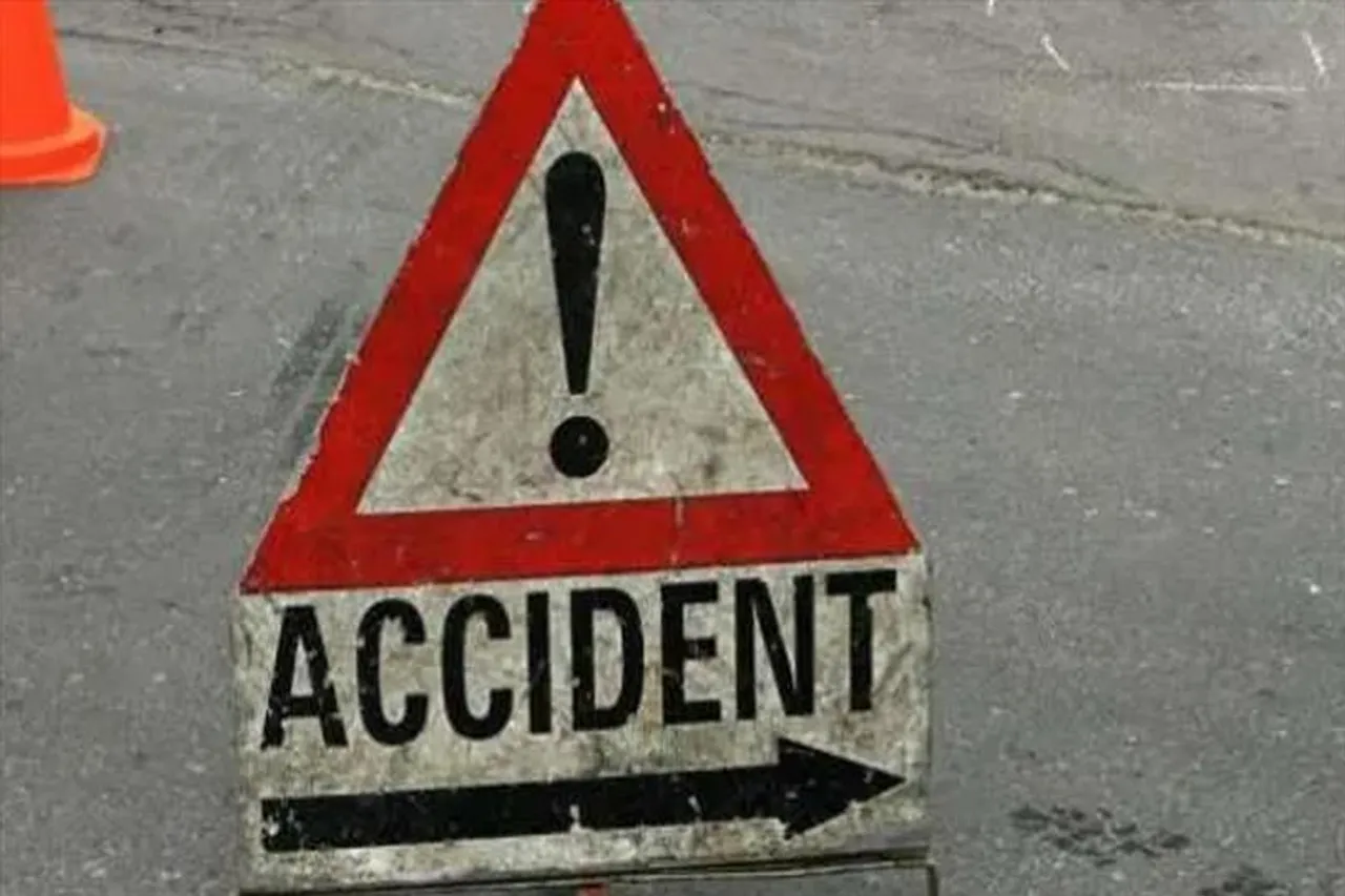 নিউটাউনে বেপরোয়া গতির বলি ছাত্র, বিক্ষোভ সহপাঠীদের