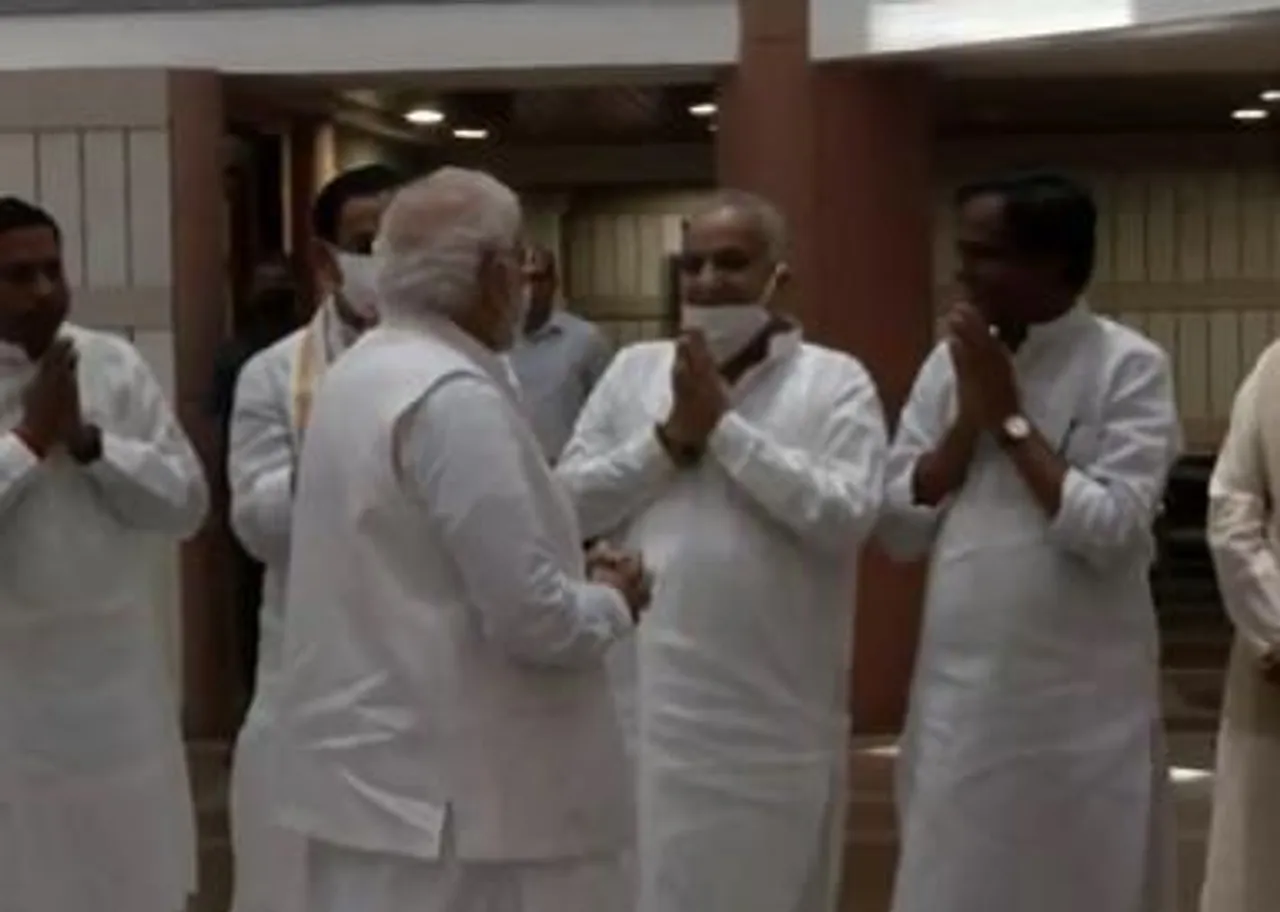 দ্রৌপদী মুর্মুর মনোনয়ন জমার সময় উপস্থিত থাকবেন প্রধানমন্ত্রী, সংসদে এলেন নরেন্দ্র মোদী