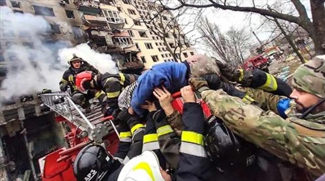 রুশ হামলায় বিধ্বস্ত ডেনিপ্রো বিমানবন্দর