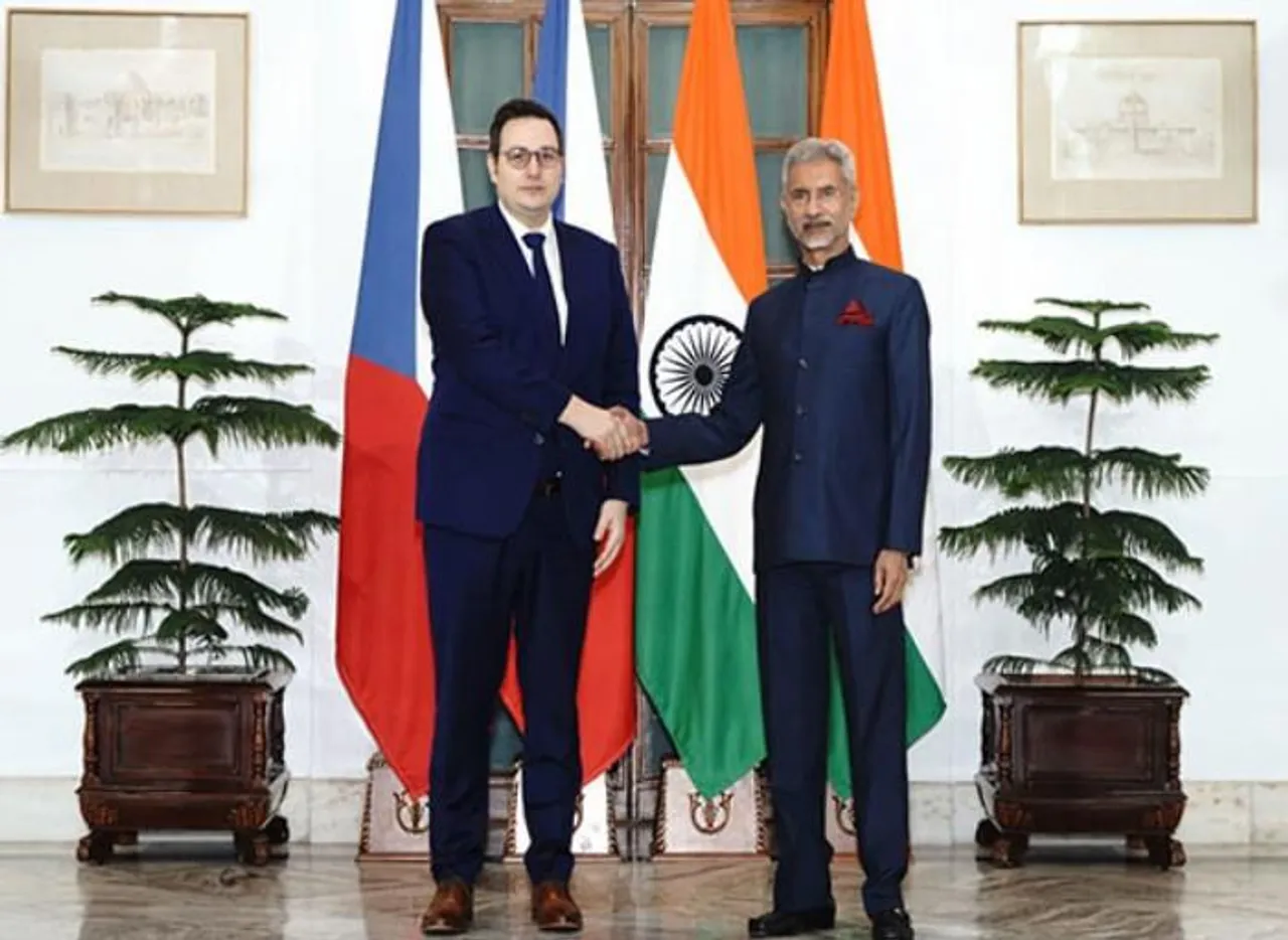 বাণিজ্য ও প্রতিরক্ষা ক্ষেত্রে সুযোগ নিয়ে আলোচনা করলেন বিদেশমন্ত্রী জয়শঙ্কর ও চেক পররাষ্ট্রমন্ত্রী জান লিপাভস্কি