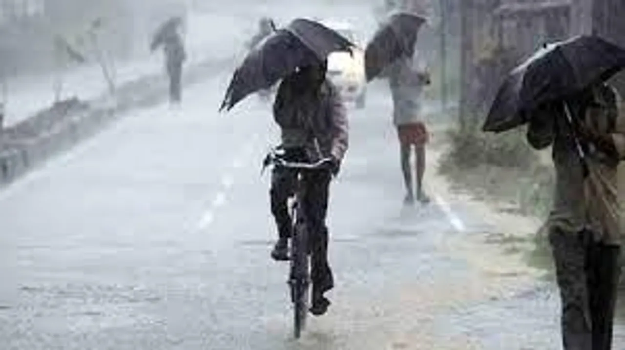 আগামী ৪৮ ঘণ্টার মধ্যে অতি ভারী বৃষ্টির সম্ভাবনা! কমলা সতর্কতা জারি কেরলের ১২টি রাজ্যে