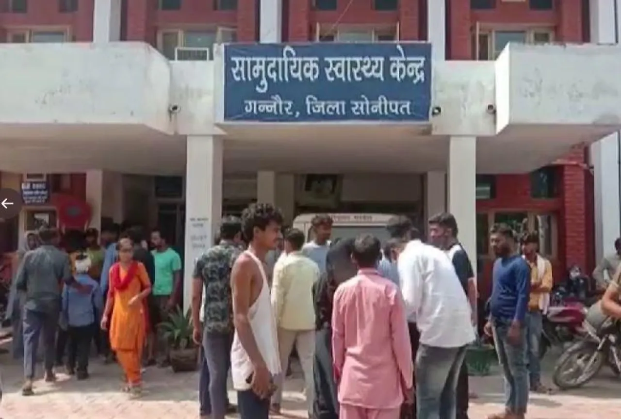 নির্মীয়মাণ ক্লাসরুমের ছাদ ধসে আহত একাধিক শিক্ষার্থী