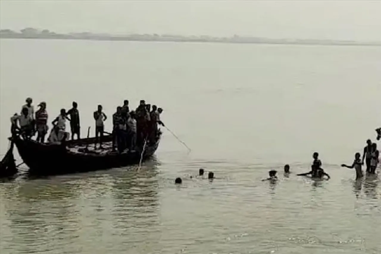 বিহারে নৌকাডুবি, নিখোঁজ ১০