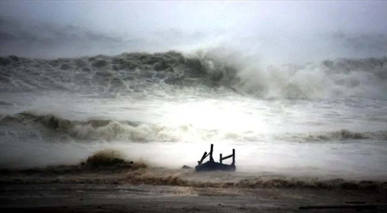 গতি বাড়িয়ে ধেয়ে আসছে ‘অশনি’