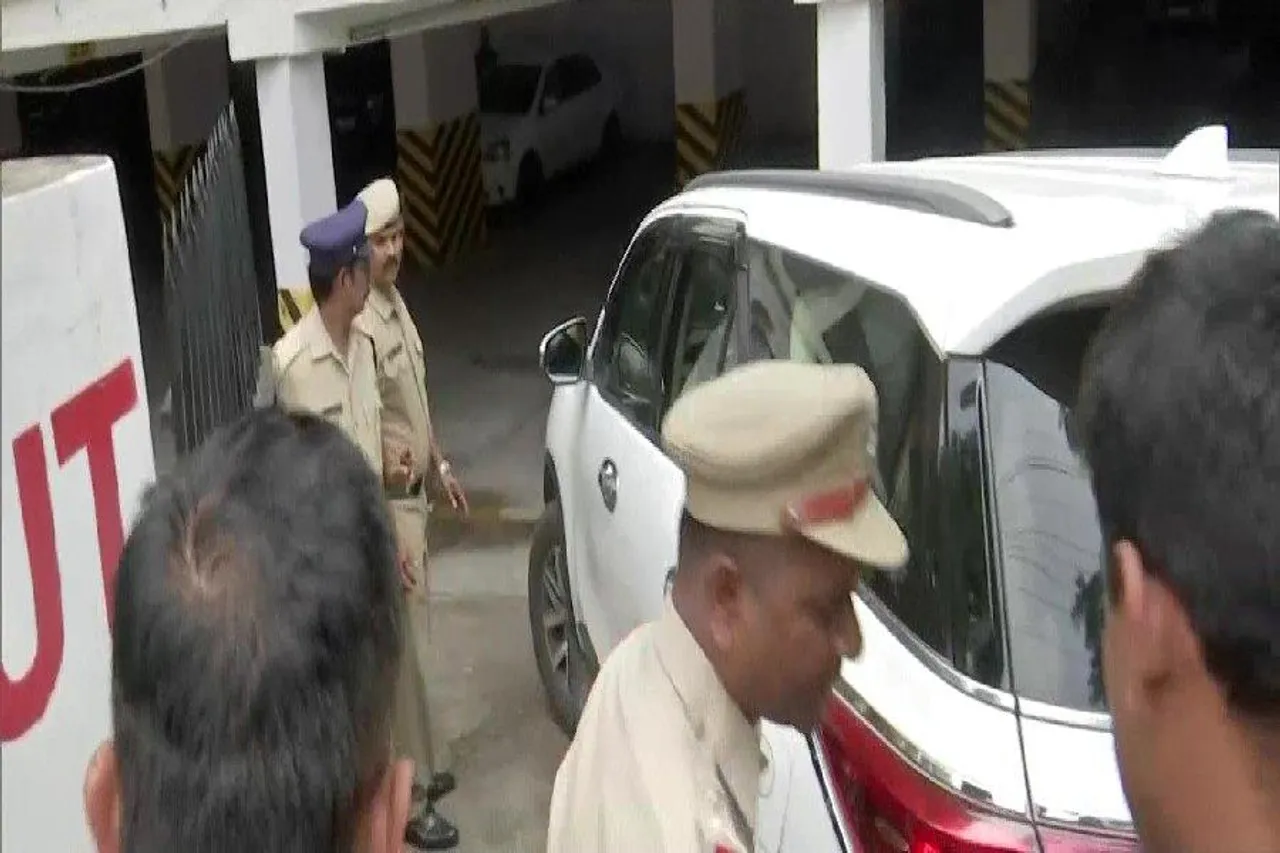 অপমানজনক মন্তব্য, মহিলা কমিশনের সামনে হাজির হলেন বিজেপি সভাপতি