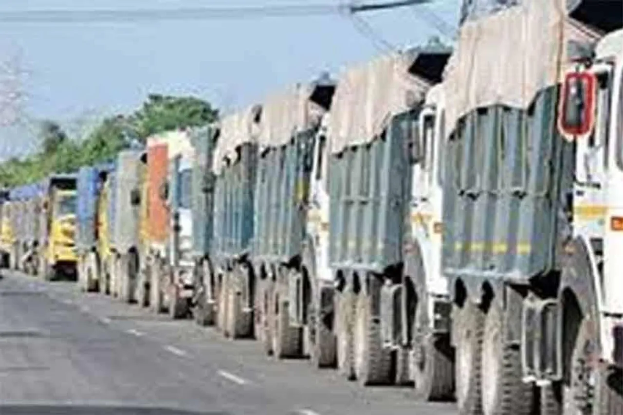 লরির যানজট নিয়ন্ত্রণে নয়া ভাবনা লালবাজারের