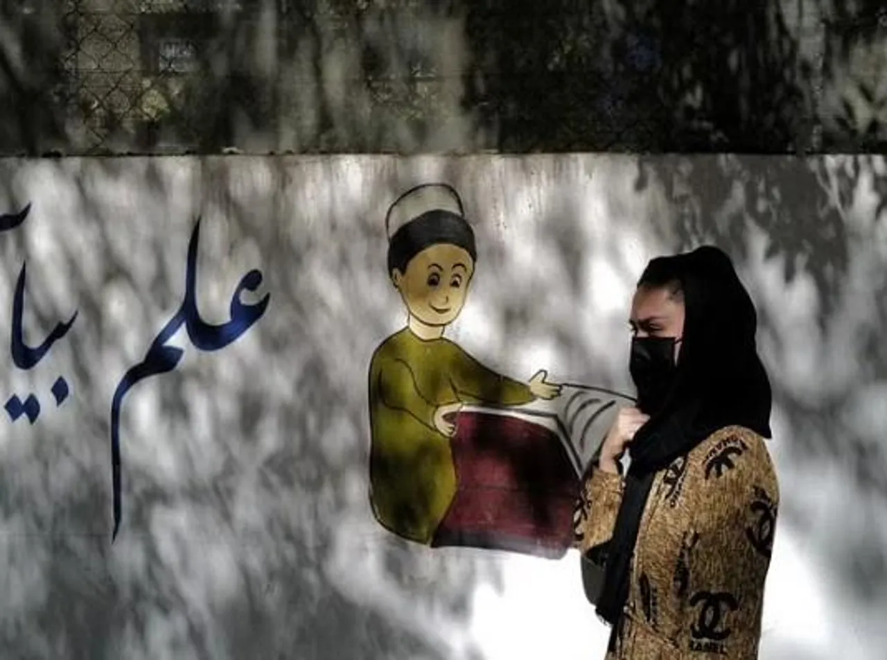 শিক্ষার প্রয়োজনেও ছাত্রীদের কাবুল ছাড়া যাবে নাঃ তালিবান