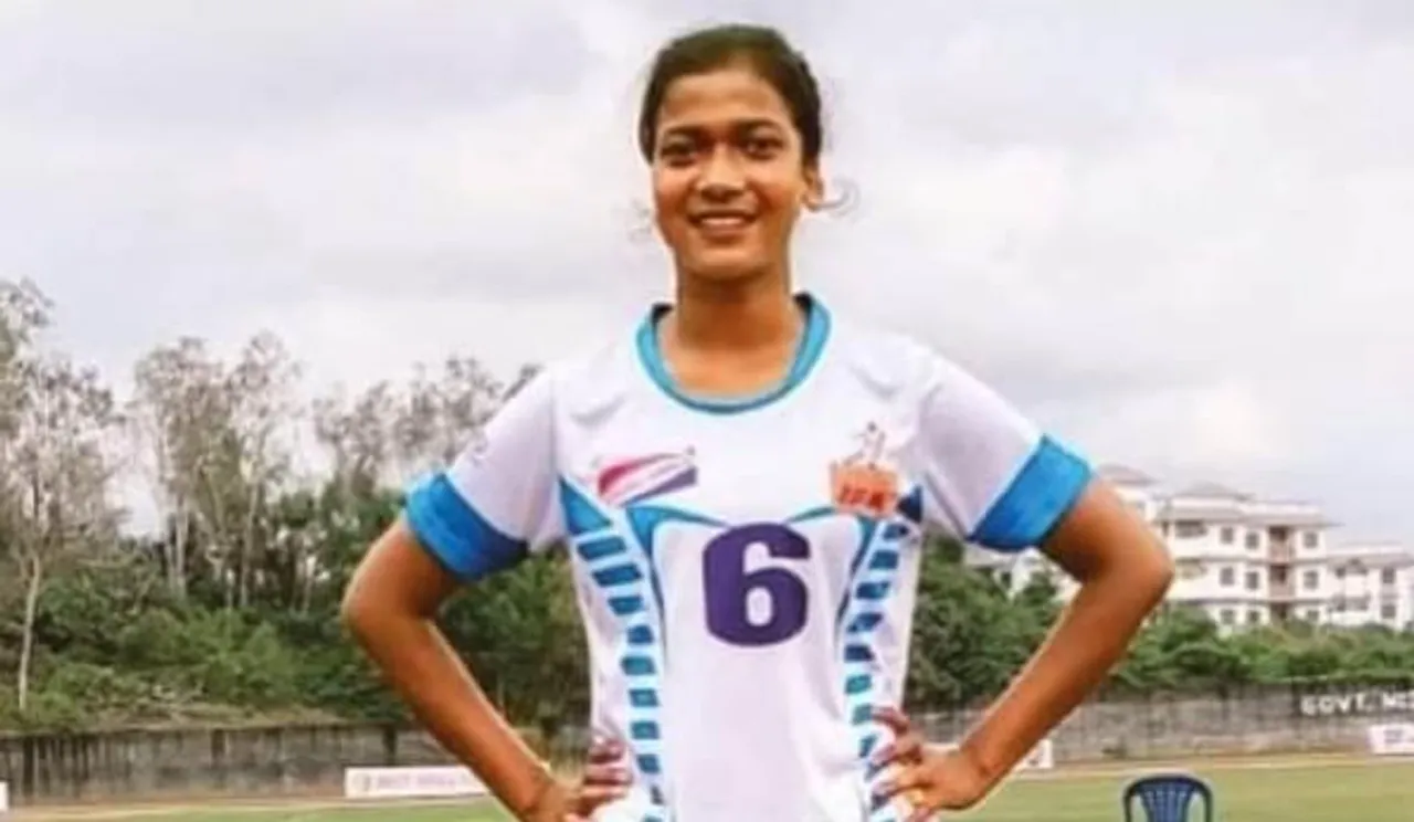 জাতীয় ফুটবল দলে সুযোগ ঝাড়গ্রামের মমতার