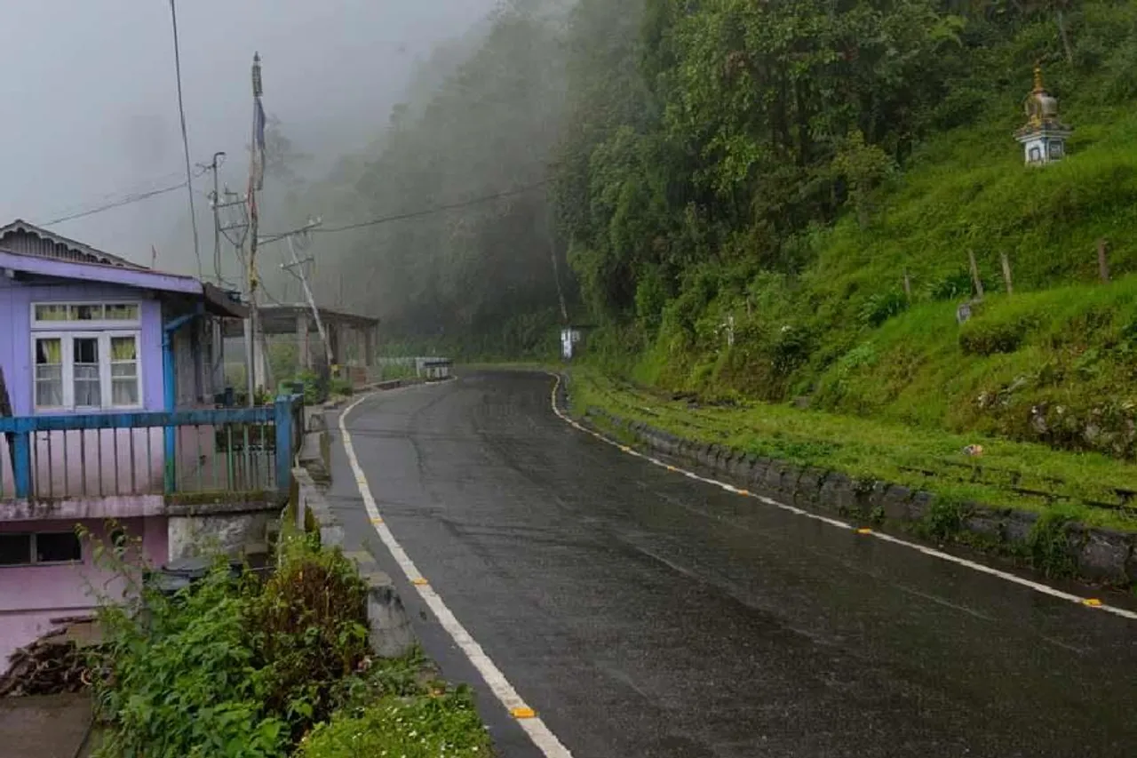 সারাদিনই চলবে বৃষ্টি, তাপমাত্রা নামবে ১১ ডিগ্রিতে- সাবধান বঙ্গবাসী