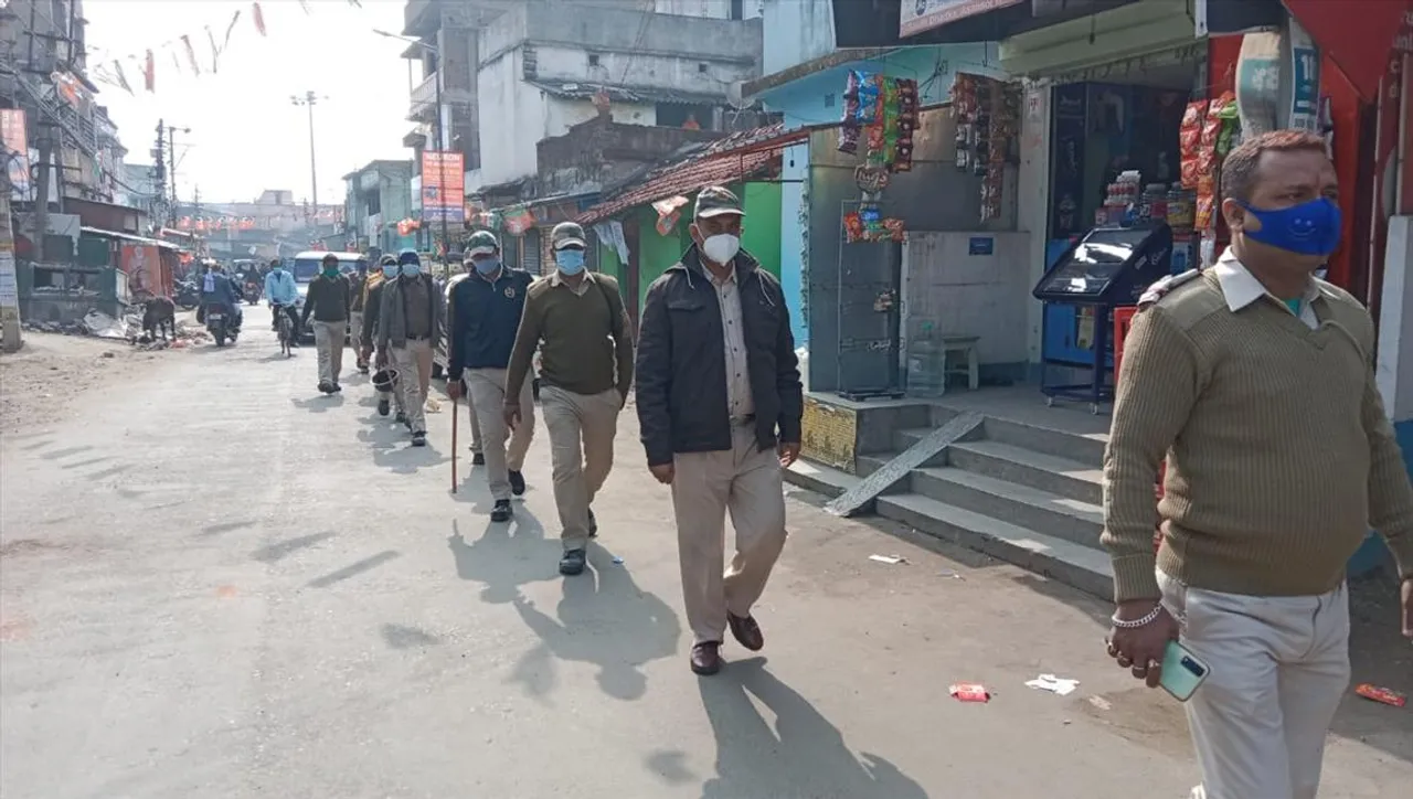 নির্বাচনে শান্তি-শৃঙ্খলা বজায় রাখতে পুলিশের রুটমার্চ শুরু