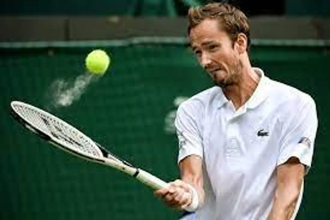 তালিকার নীচে নামার আশঙ্কায় মেদভেদ