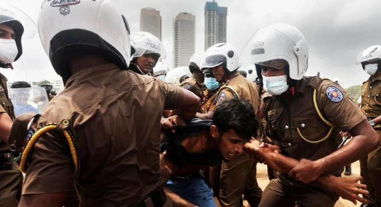 শ্রীলঙ্কায় গণরোষে নিহত শাসক দলের এমপি