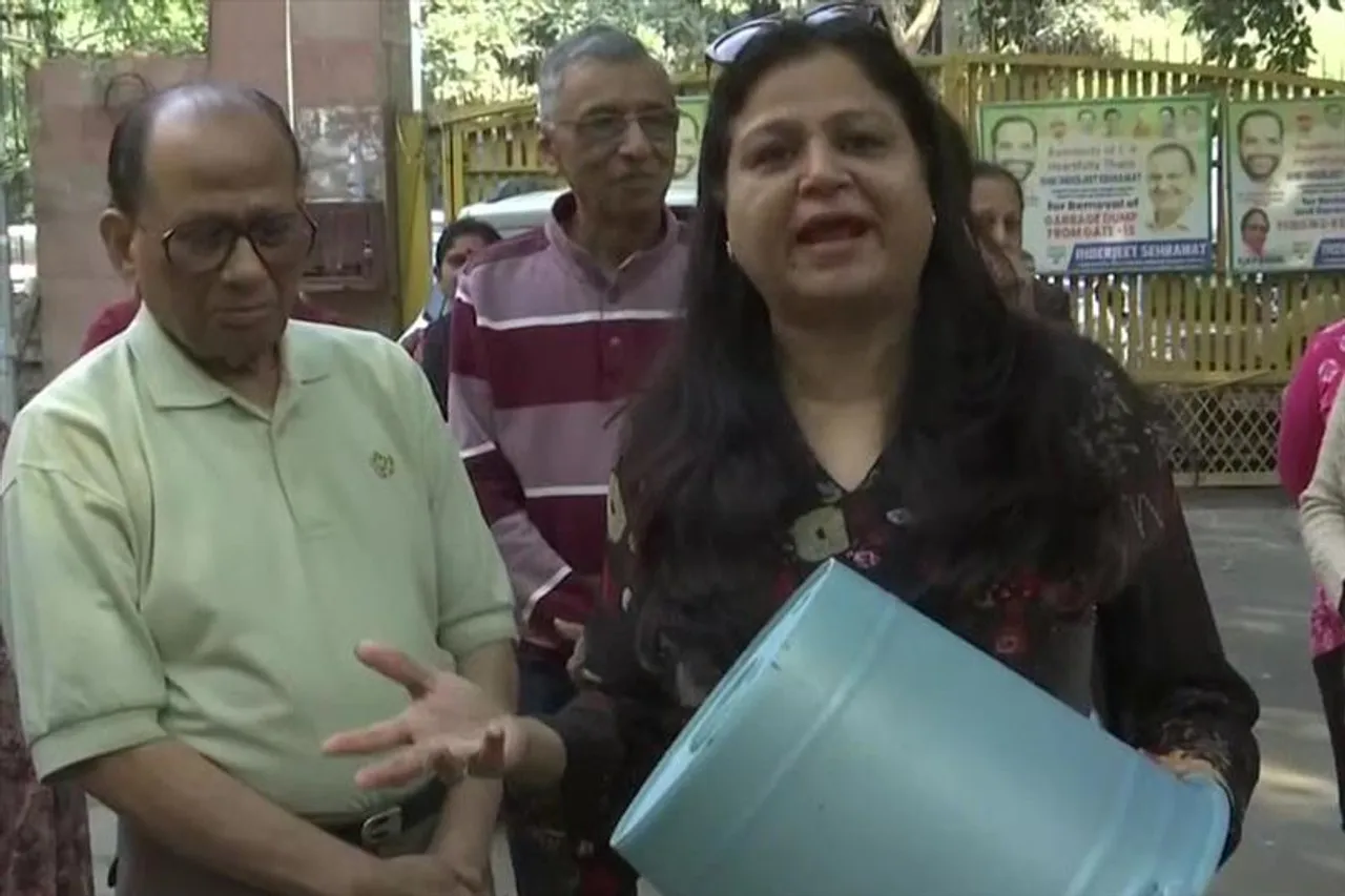 টানা ৬ দিন ধরে নেই জল, ক্ষোভ বাড়ছে এলাকাবাসীর