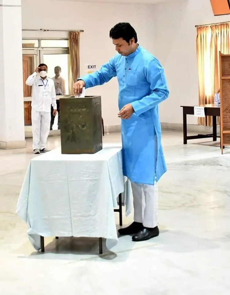ত্রিপুরা রাজ্যসভা নির্বাচনে ভোট দান করলেন বিপ্লব কুমার দেব