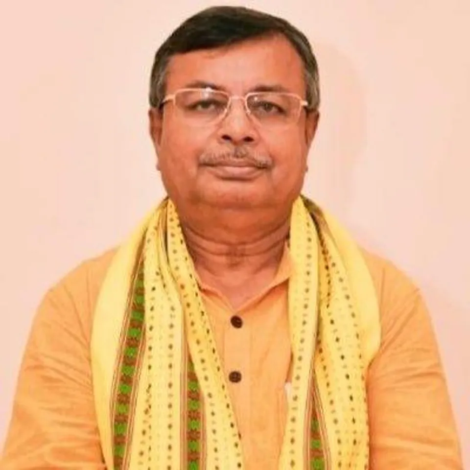 বিপ্লব কুমার দেবকে আইনস্টাইনের সঙ্গে তুলনা করলেন ত্রিপুরার শিক্ষামন্ত্রী