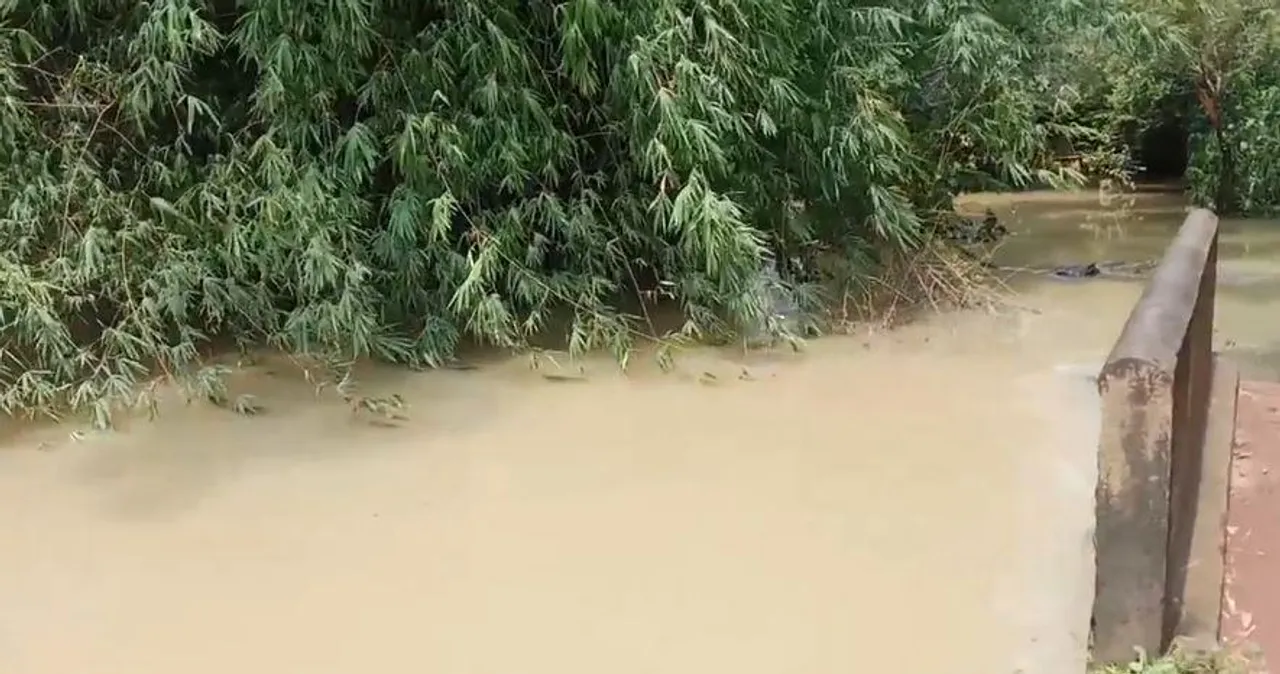 জলমগ্ন হাসিমপুর গ্রাম