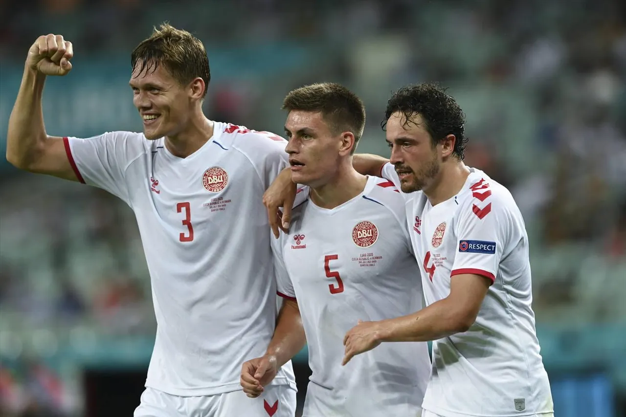 ১-২ গোলে বিজয়ী ডেনমার্ক