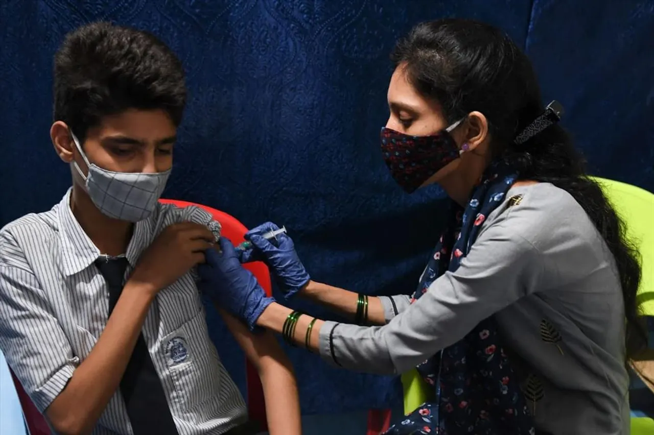 ১২-১৪ বছর বয়েসীদের ৬০ শতাংশ কোভিড ভ্যাকসিনের প্রথম ডোজ পেয়েছে