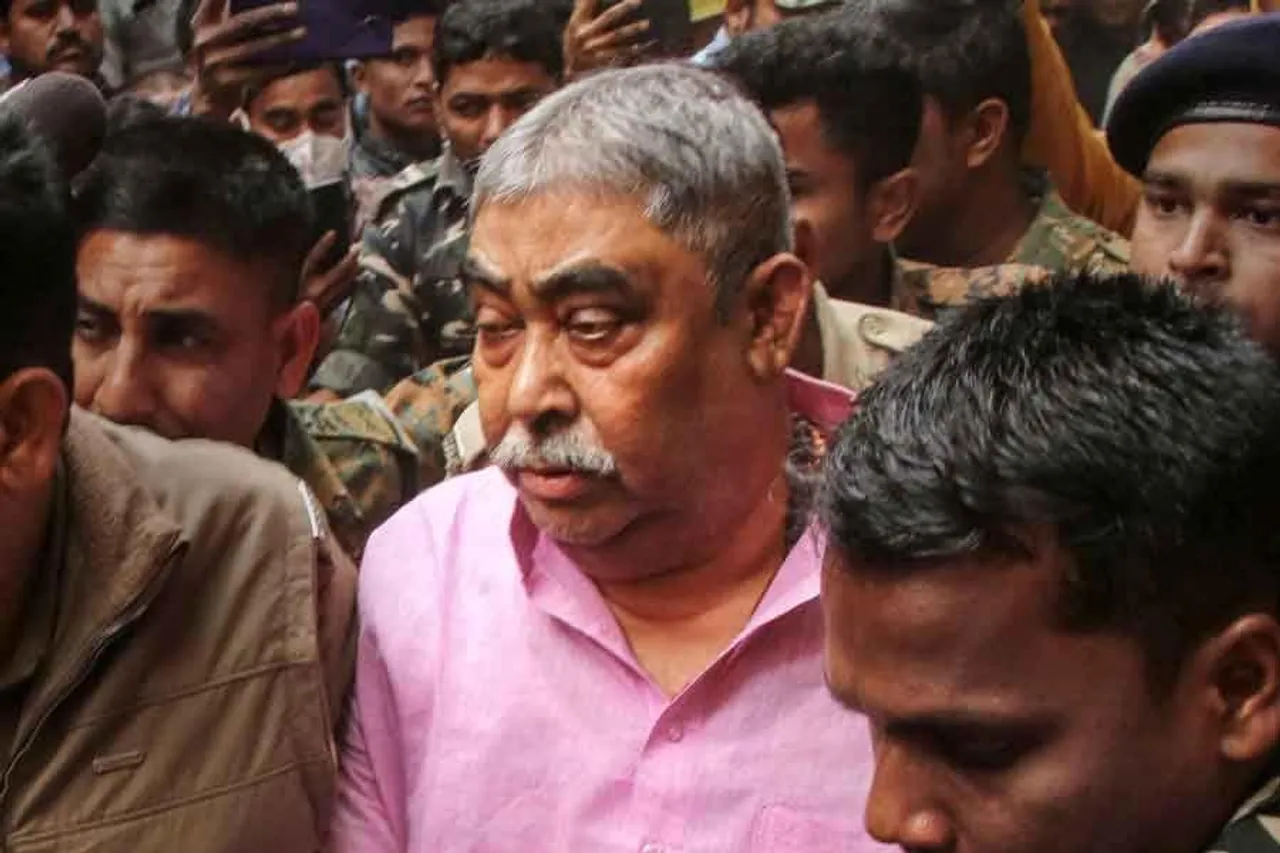 হাইকোর্টের সবুজ সঙ্কেতের পরেও কেষ্টর দিল্লি যাত্রা নিয়ে ধোঁয়াশা