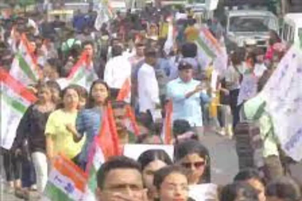 শনিবারও সেন্ট্রাল অ্যাভিনিউতে চলছে তৃণমূলের বিক্ষোভ কর্মসূচি