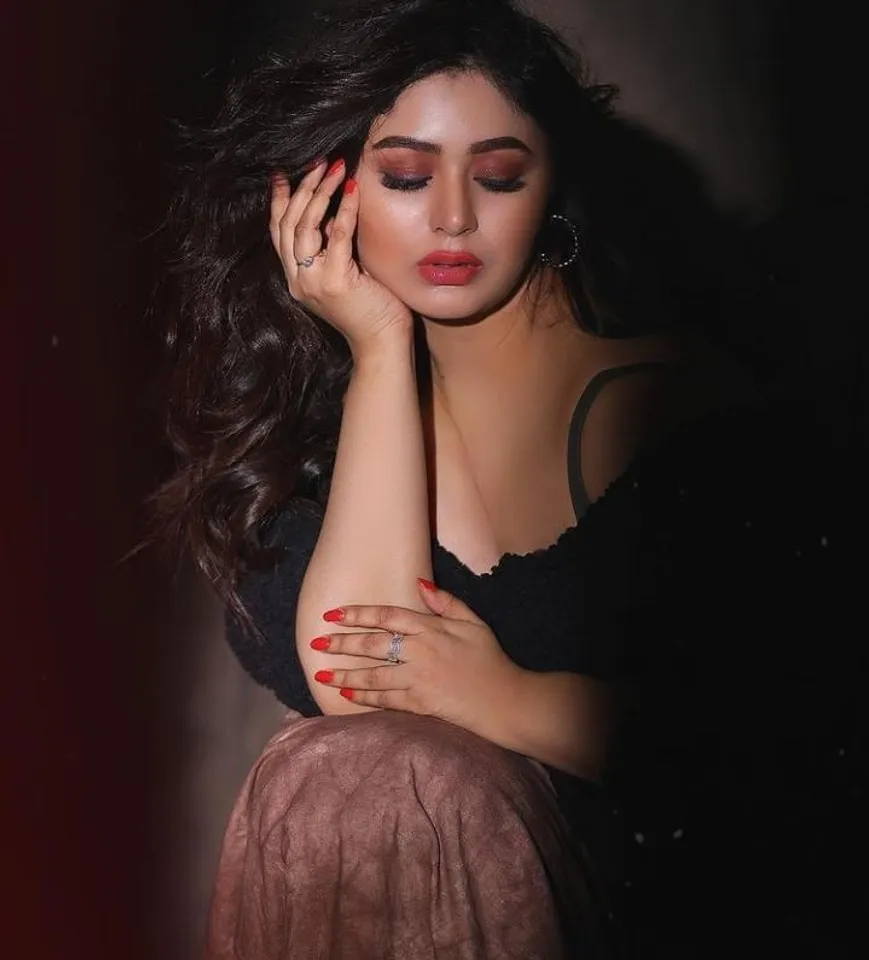 বডি শেমিং এর ওপর আওয়াজ তুললেন ঋতাভরী