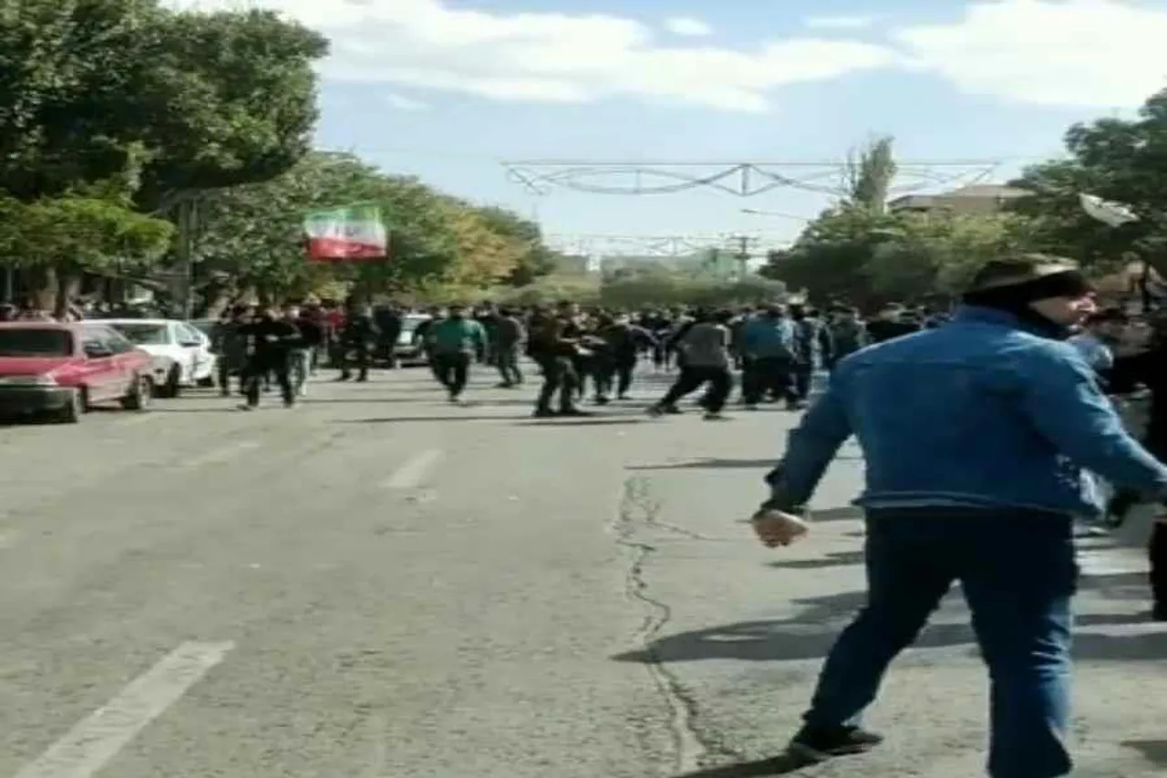 উত্তাল ইরানের অর্বাদিল: দেখুন ভাইরাল ভিডিও