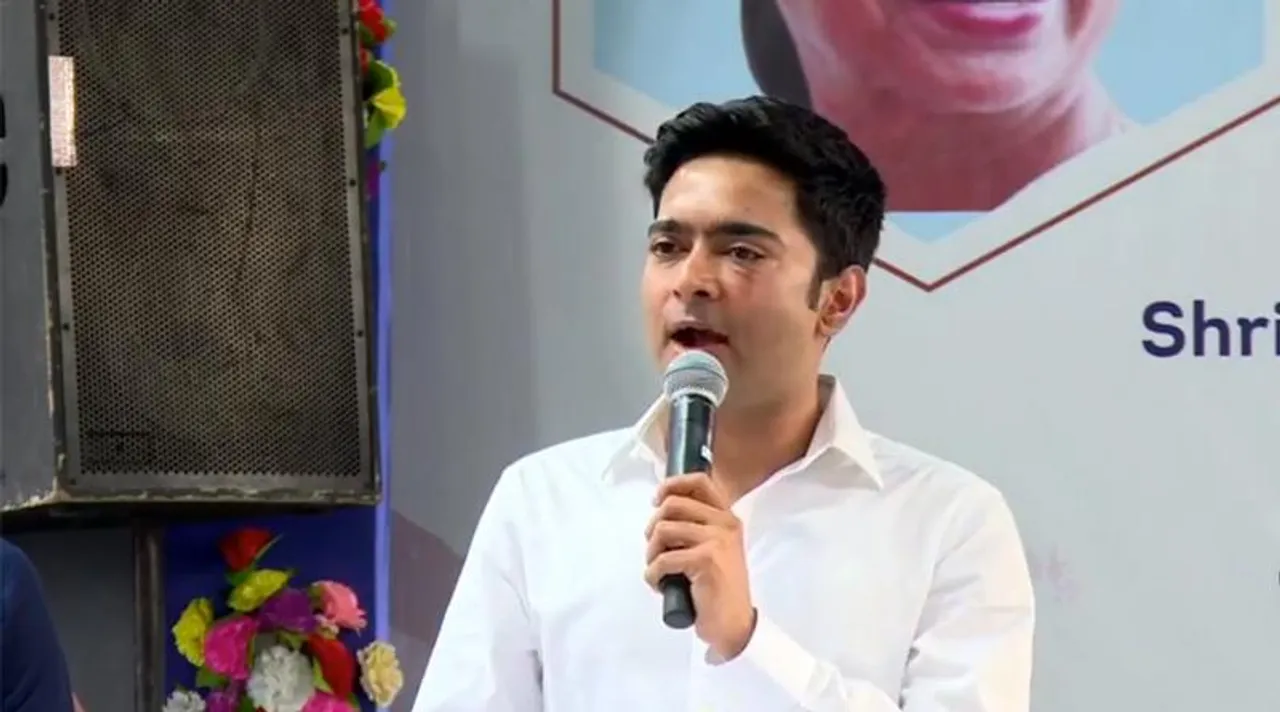 ‘ডায়মন্ড মডেলের’ প্রশংসা অভিষেকের