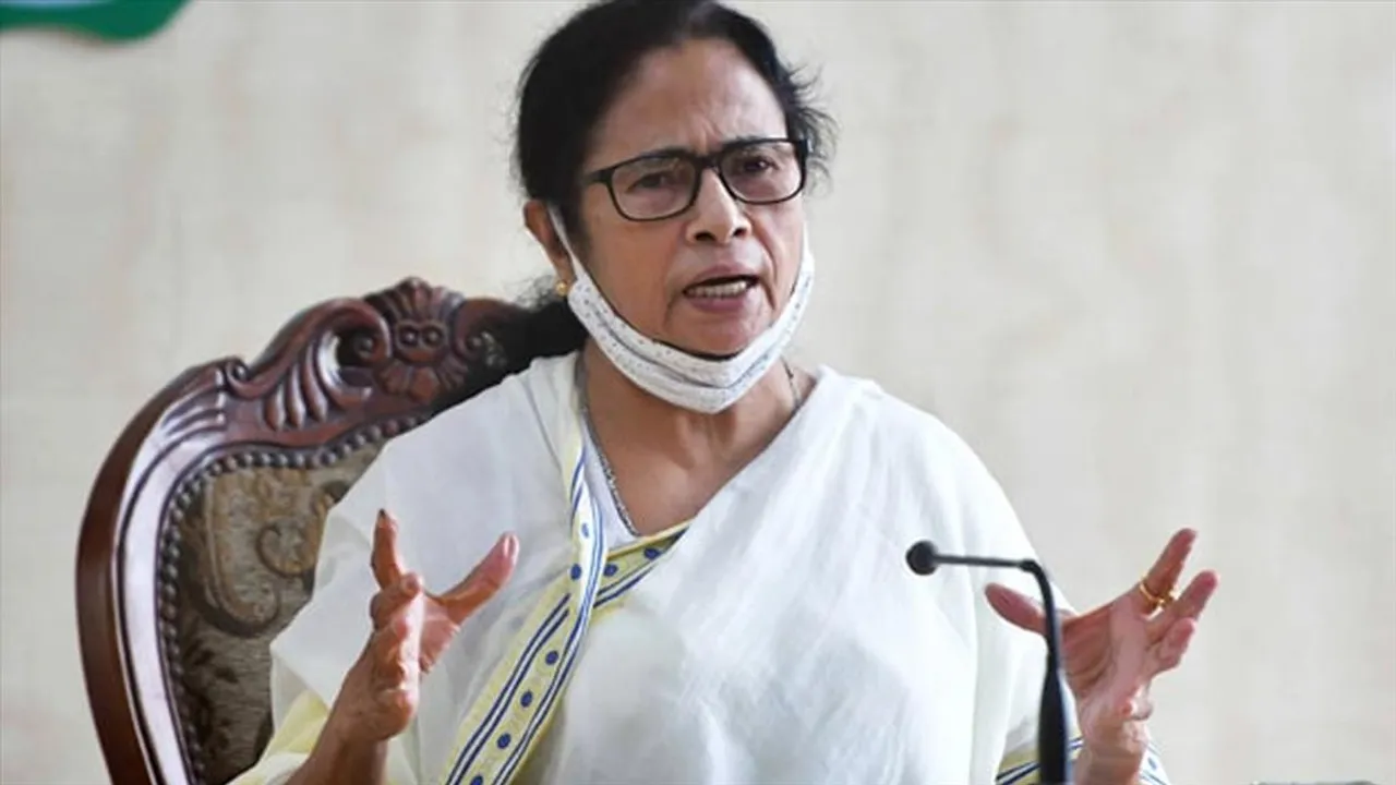 কোভিড থেকে বাঁচতে মাথা ও চুল ঢেকে রাখার পরামর্শ মুখ্যমন্ত্রীর