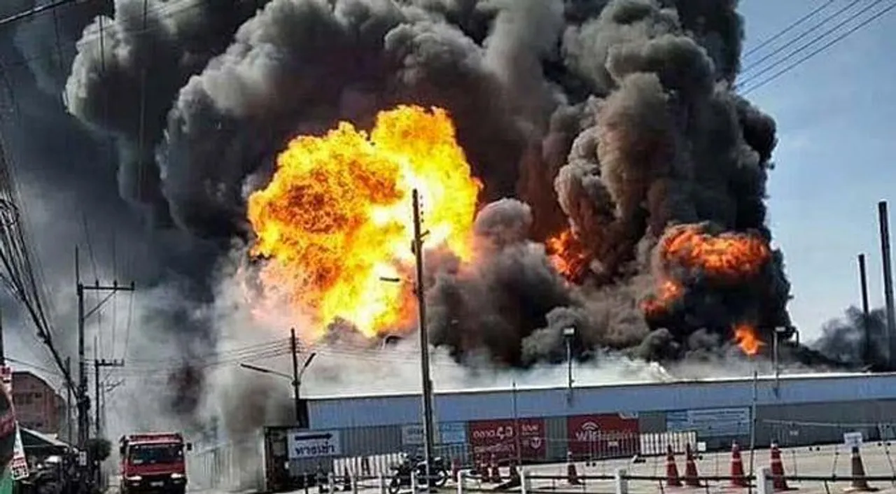 বসের উপর রেগে তেলের ডিপোয় আগুন কর্মীর!