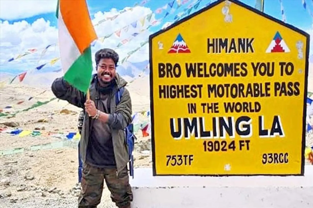 পায়ে হেঁটে লাদাখে বিরাটির নির্মল