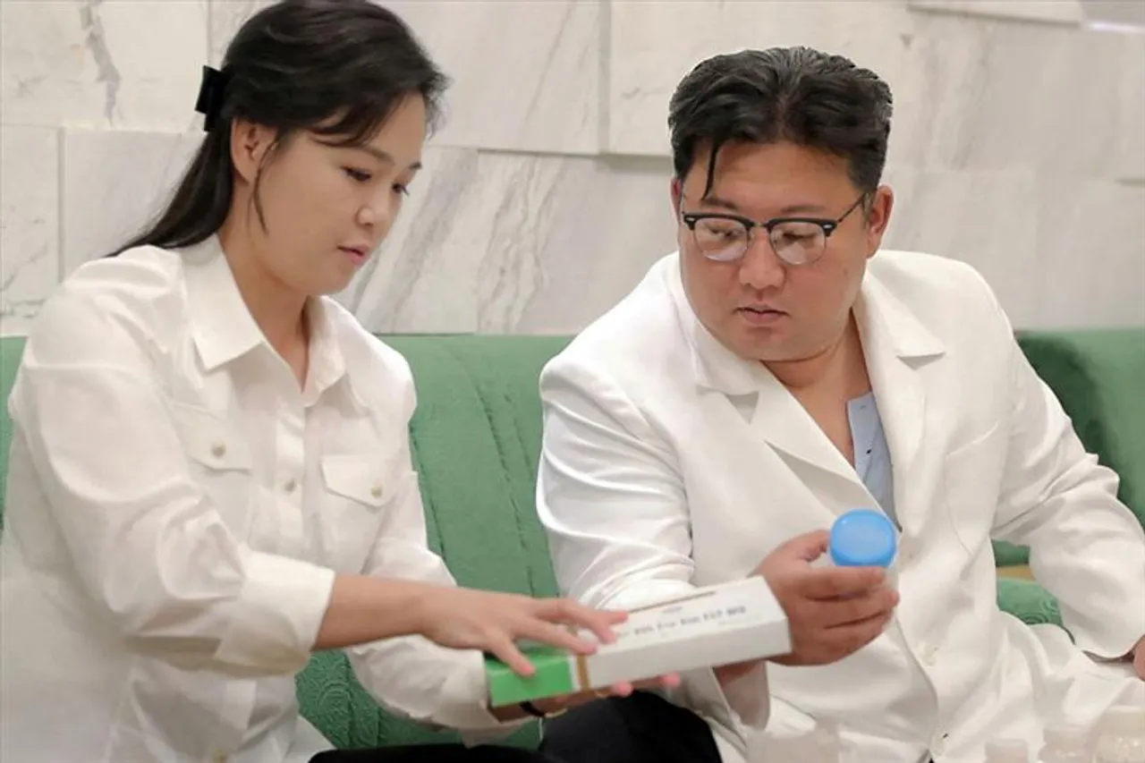 কোভিড প্রাদুর্ভাবের সময় জ্বরে পড়েছিলেন কিম জং উন