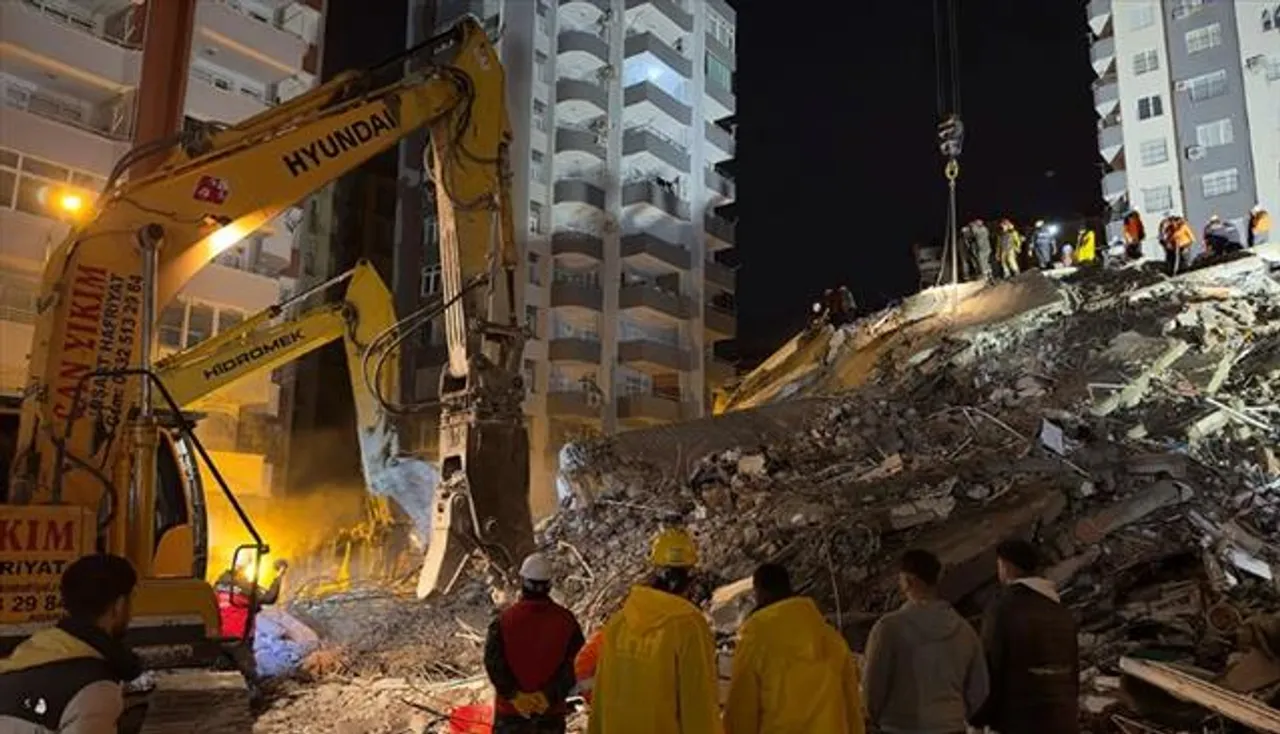 সিরিয়ায় ভয়াবহ ভূমিকম্প, সহায়তা করছে ৩০০ রুশ সৈন্য