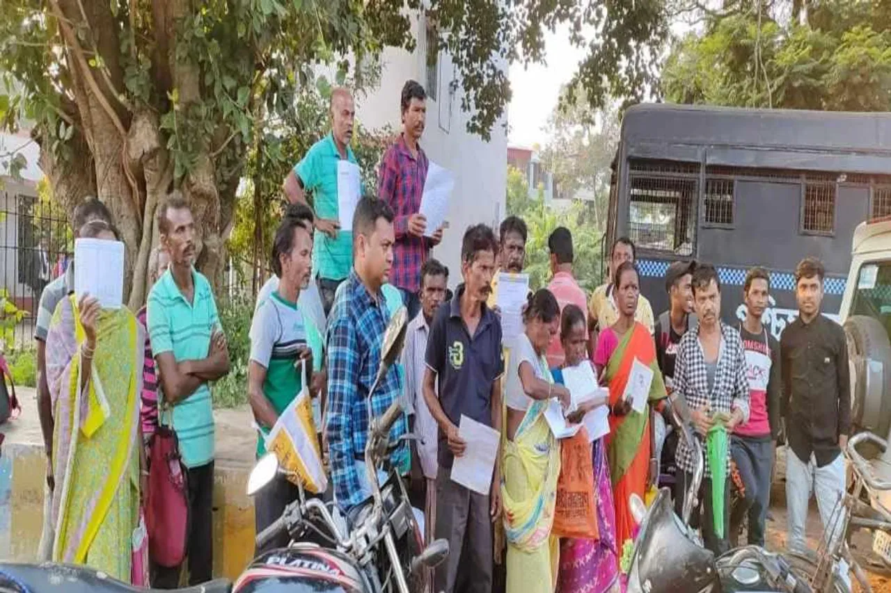 মেদিনীপুর সদরে রাষ্ট্রায়ত্ত ব্যাঙ্ক থেকে ঋণ পাইয়ে দেওয়ার নামে প্রতারণার অভিযোগ, আদালতের দ্বারস্থ