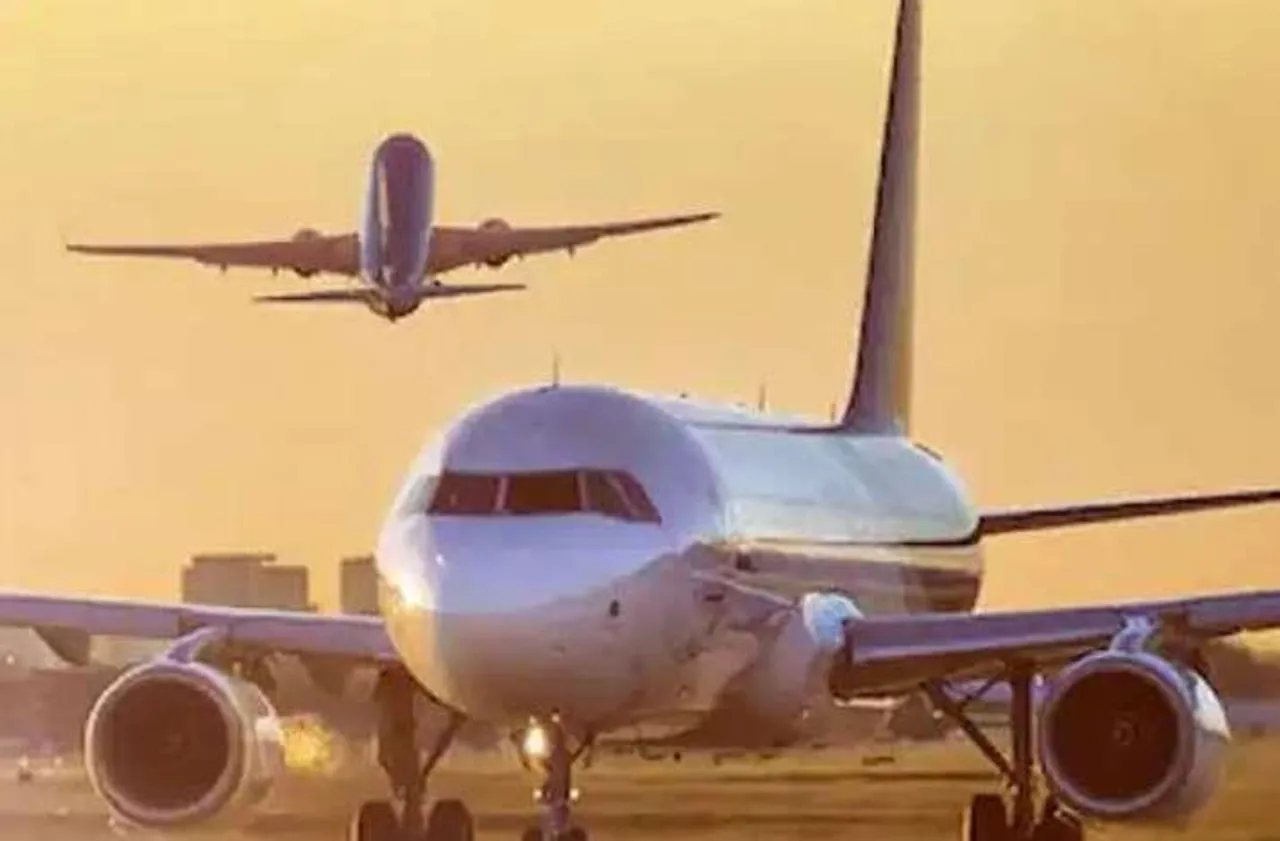 দিল্লি বিমানবন্দর  থেকে  ঘুরিয়ে  দেওয়া হল বিমান