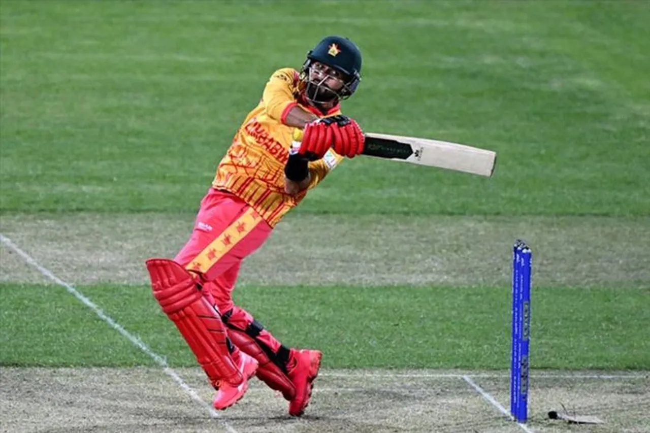 রাজার মতো খেললেন সিকান্দার রাজা