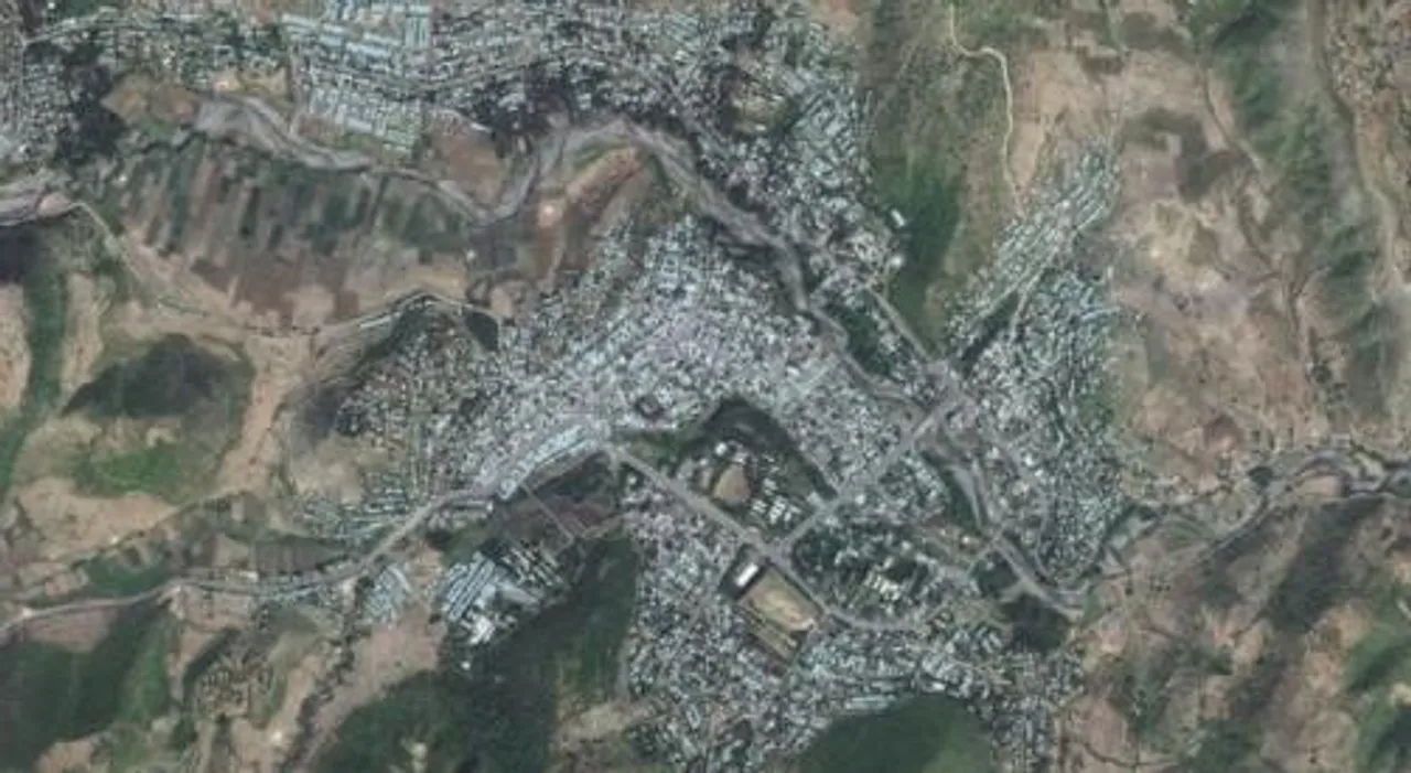 প্রকৃত নিয়ন্ত্রণ রেখা বরাবর চিনা বসতি