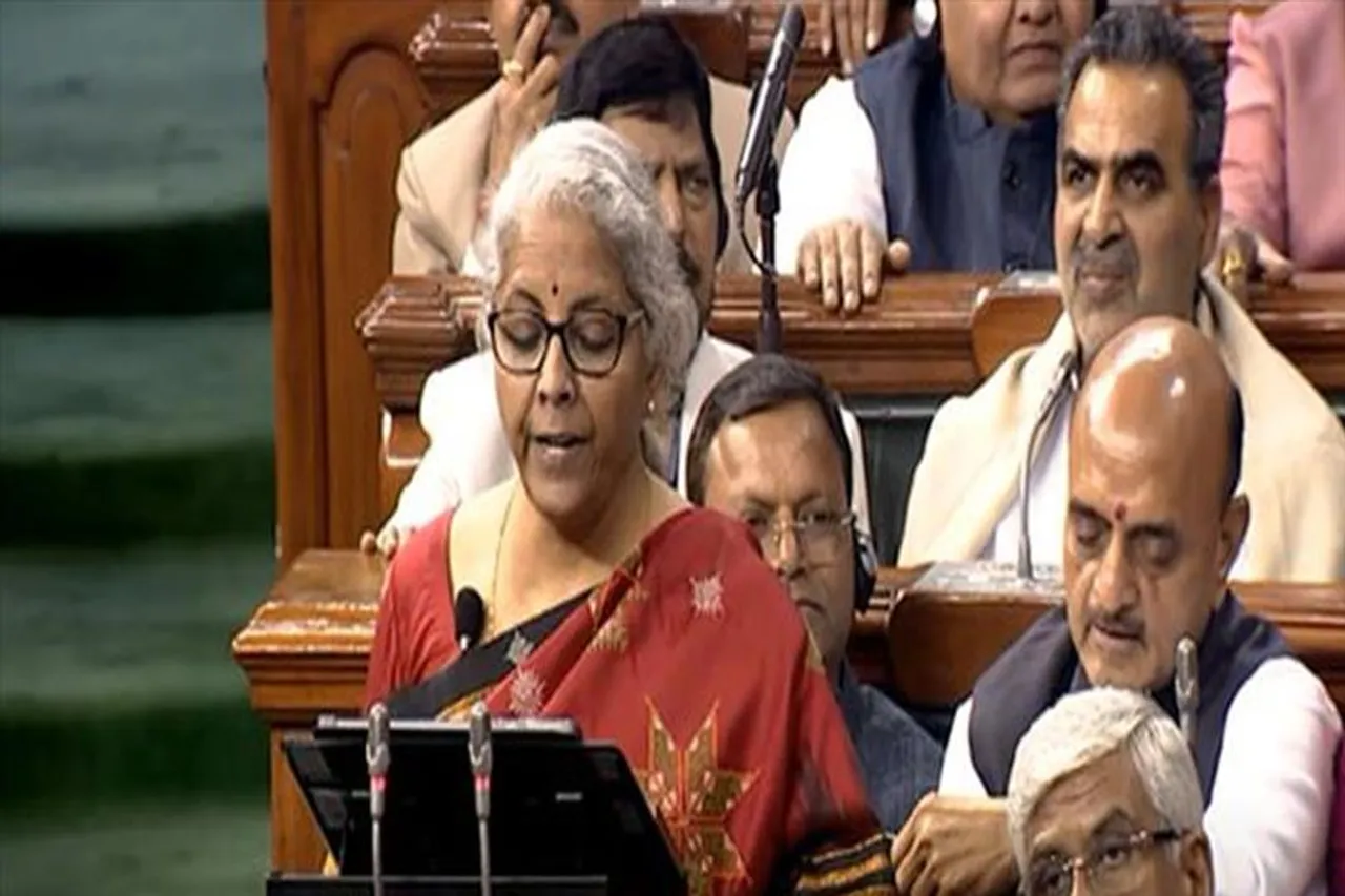 বার্ষিক ৭ লক্ষ আয়ে দিতে হবে না কর, বড় ঘোষণা কেন্দ্রের