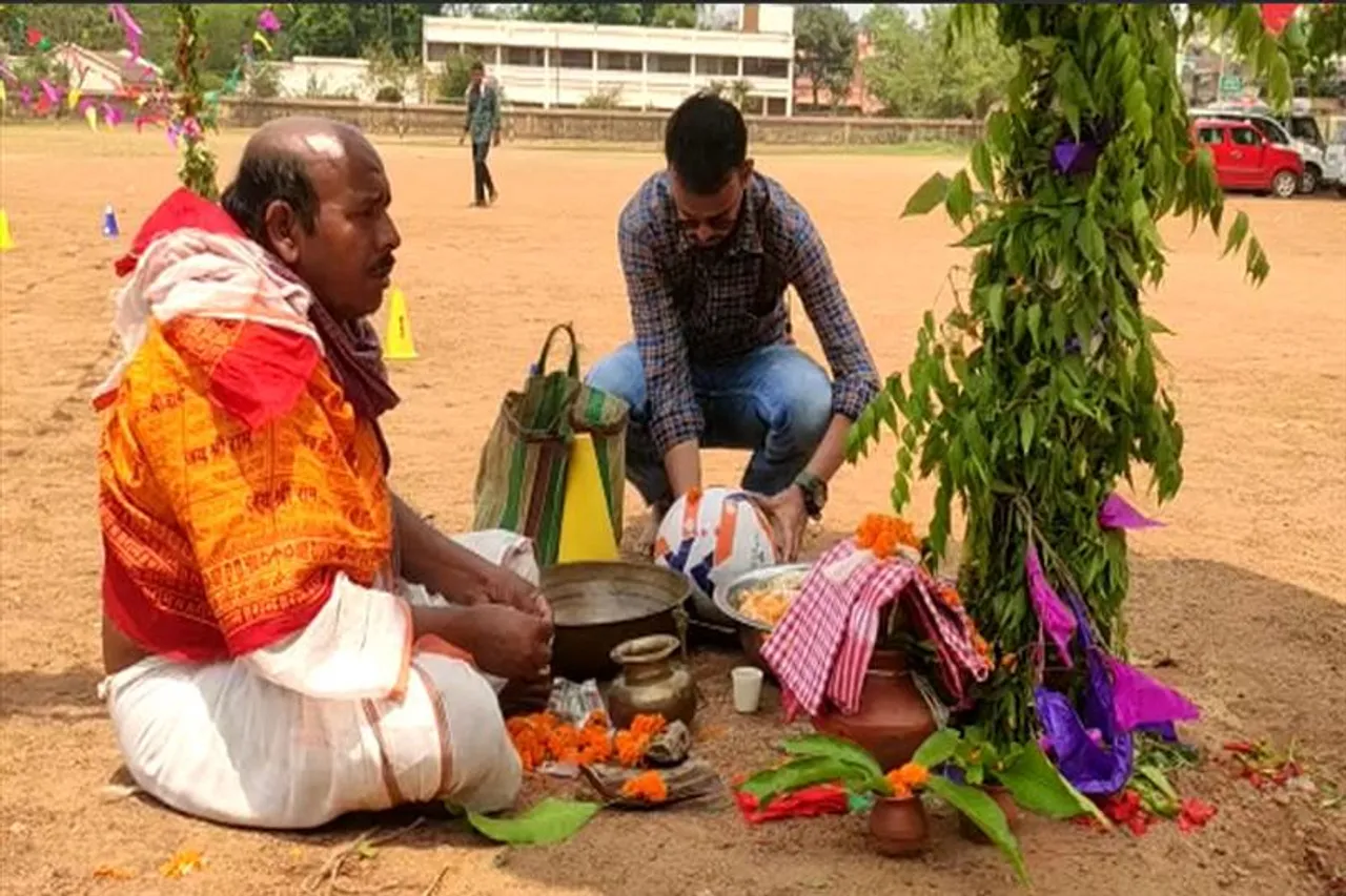 বারের পুজোর মধ্য দিয়ে বর্ষবরণ