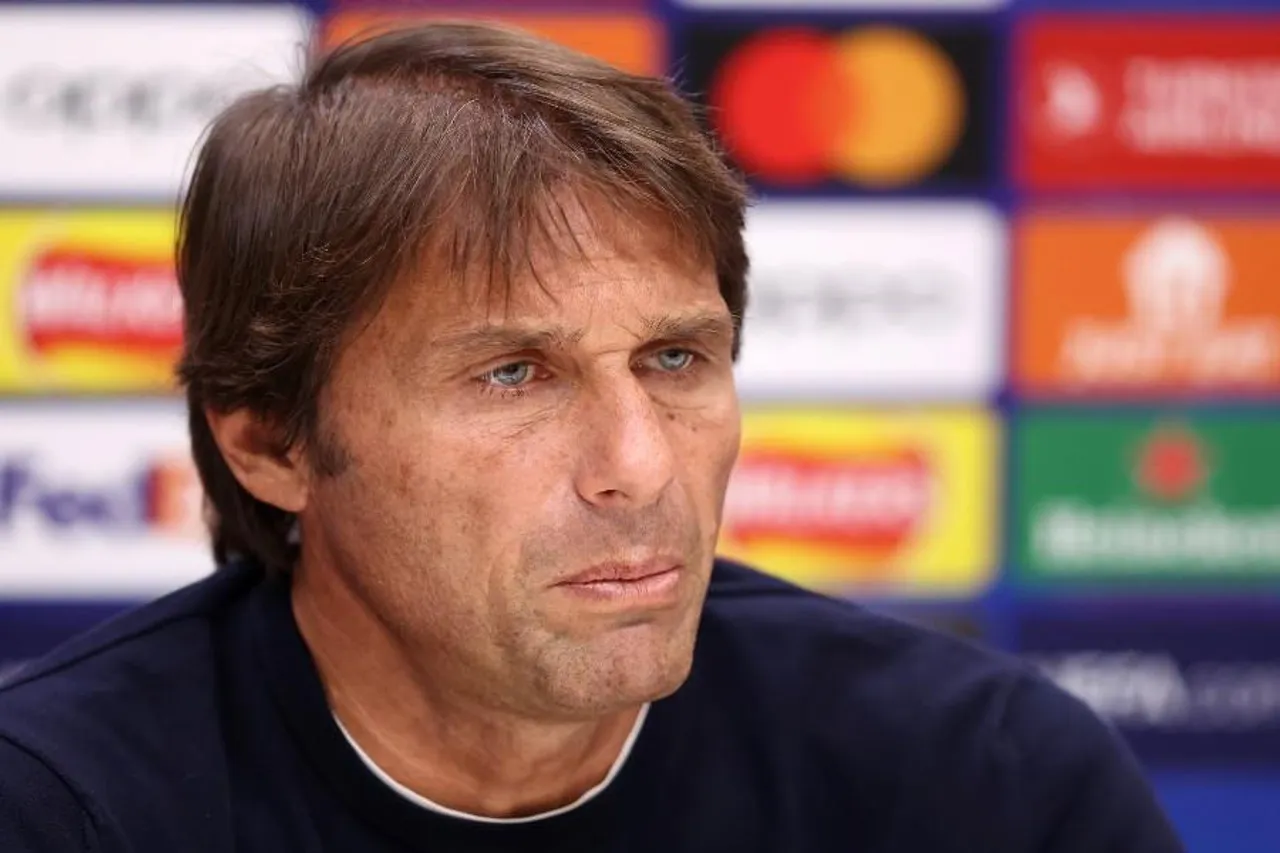 ম্যানচেস্টার ইউনাইটেড ফুটবলারকে কন্তের খোলা প্রস্তাব?