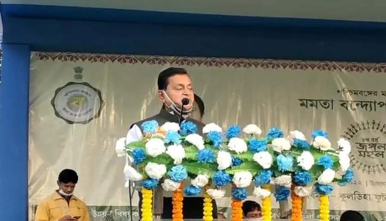 আদিবাসীদের পাশে থাকার বার্তা দিলেন মন্ত্রী স্বপন দেবনাথ