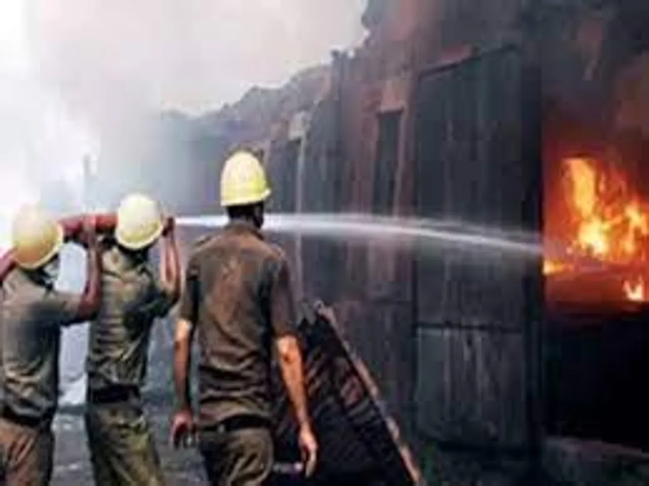 শান্তিপুরে কালীপুজোর রাতে সুতোর গোডাউনে অগ্নিকাণ্ড