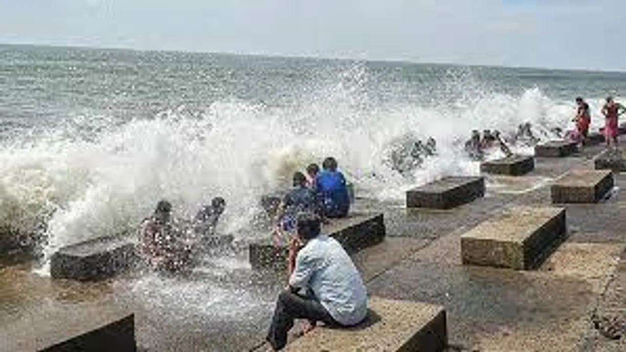 দীঘায় পর্যটকদের হোটেল ছাড়তে নির্দেশ প্রশাসনের