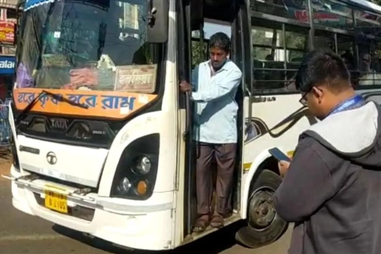 জেলা শাসকের নির্দেশে পুলিশ ও ভূমি রাজস্ব দপ্তরের অভিযান