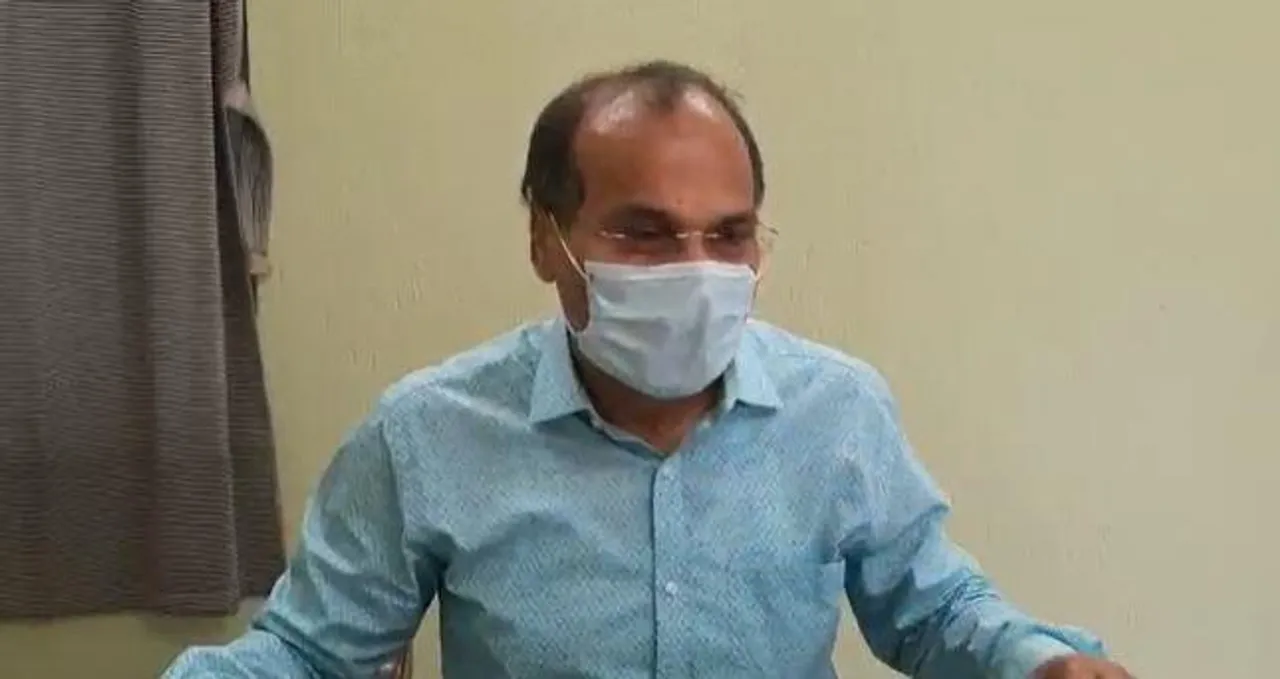 "ঝুলনের মাথা নড়ানোর দাদুর" সঙ্গে পিকের তুলনা