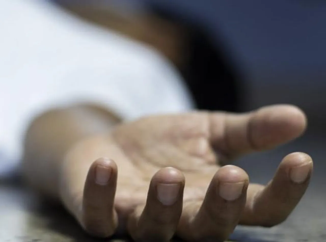 নির্মাণাধীন ভবনের ৪২ তলা থেকে ইট ধসে পড়ে দুই ব্যক্তির মৃত্যু