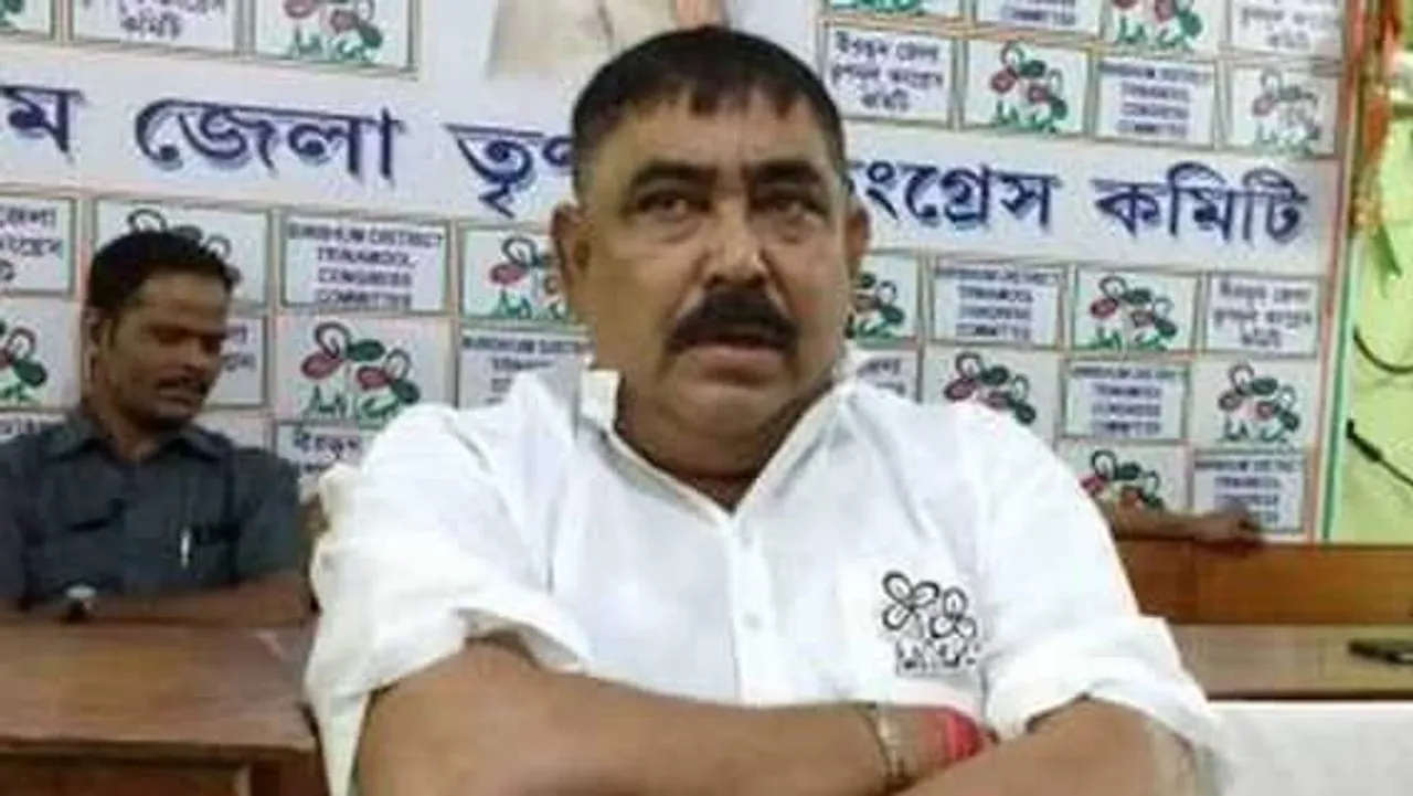 অনুব্রত মণ্ডলের বিরুদ্ধে পোস্টার